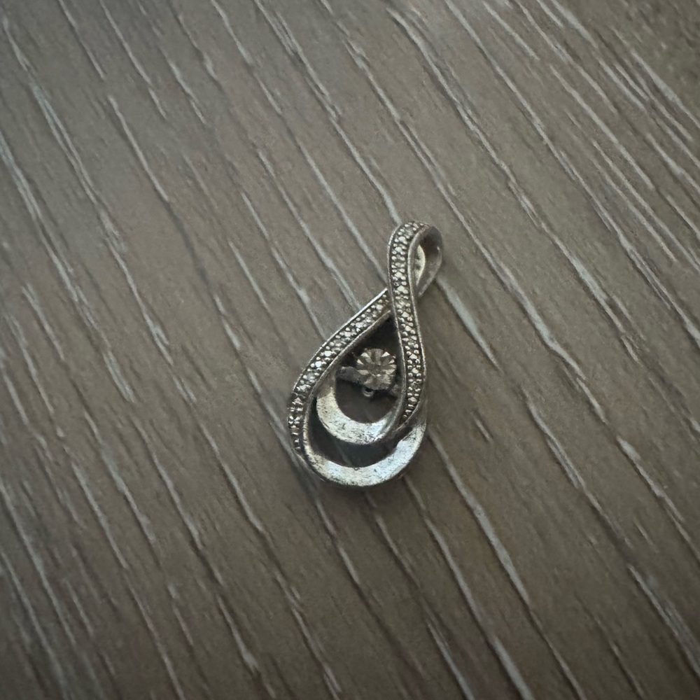 Infinity teardrop diamond pendant in 925 silver